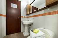 In-room Bathroom Hotel Arena Plaza