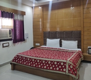 Bedroom 7 Hotel Raj Mandir