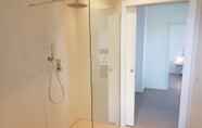 Toilet Kamar 5 Venus Suites