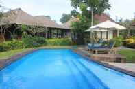 Swimming Pool Rigils Bungalow & Restaurant