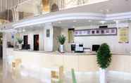 Lobi 2 Dalian Royal Hotel
