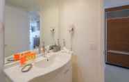 In-room Bathroom 5 Icon Brickell Downtown W Miami Suites