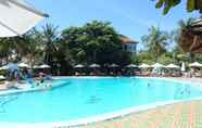 Kolam Renang 7 Palmira Beach Resort & Spa