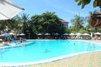 Kolam Renang Palmira Beach Resort & Spa