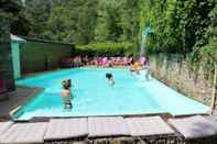 Swimming Pool Chalets Bois Moulin de Chaules