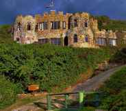 Exterior 6 Lindsay Castle