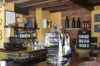 Bar, Cafe and Lounge Hostal o Forno