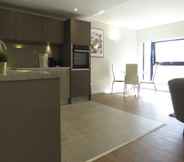 Kamar Tidur 4 Tudors eSuites Birmingham Apartments with Gated Parking