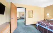 Bedroom 6 Northwoods Inn & Suites