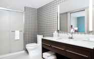 In-room Bathroom 5 Home2 Suites by Hilton Long Island Brookhaven
