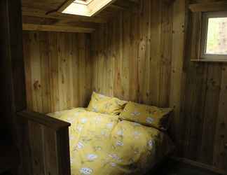 Bedroom 2 Wildwoodz Cabins