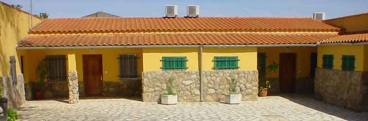 Exterior Hostal Las Encinas