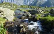 Nearby View and Attractions 4 Berggasthaus Sustenpass Hospiz - Hostel