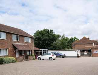 Exterior 2 Willowbrook Riding Centre