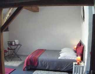 Bedroom 2 Chambres d'hotes La Frise