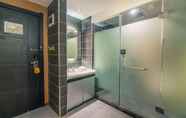 In-room Bathroom 7 Badi Hotel Int'l Exhibition Center