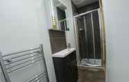 Bilik Mandi dalam Bilik 5 Meadow View Apartments