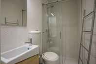 In-room Bathroom Hip Tailor Made Flat in Bairro Alto