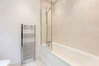 In-room Bathroom HiikotsHomes - Dartford