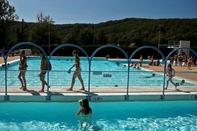 Swimming Pool Camping le Paisserou - Bungalow