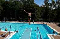 Swimming Pool Camping le Paisserou - Chalets