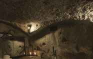 Phòng tắm bên trong 5 Aque Cave - Le Grotte del Caveoso