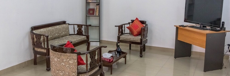 Lobby Luxury Apartment in Indiranagar