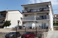 Exterior Apartmani Ani