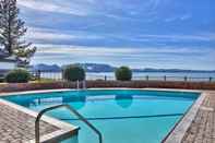 สระว่ายน้ำ The Perfect Tahoe  | Lakeland Village At Heavenly 2 Bedroom Townhouse by RedAwning