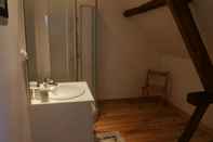 Phòng tắm bên trong La Grange