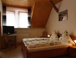 Bedroom 2 Gästehaus Bourdy