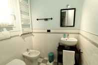 Toilet Kamar Slow Lecce