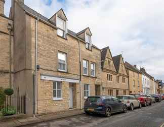 Exterior 2 Katrina's Apartment Cirencester