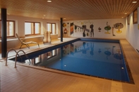 Swimming Pool Hotel Bodenhaus