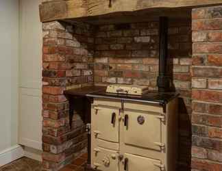 Lobby 2 Pansy Cottage in Historic Tewkesbury