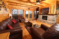 Lobby Rising Eagle Lodge - Eight Bedroom Cabin