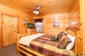 ห้องนอน 4 Rising Eagle Lodge - Eight Bedroom Cabin