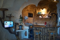 Lobi The Cozy Beach Cave