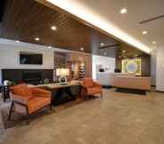 Lobi 4 Fairfield Inn & Suites by Marriott Milwaukee North