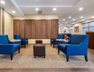 Lobby 2 Comfort Inn & Suites