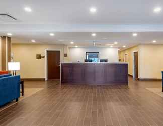 Lobby 2 Comfort Inn & Suites