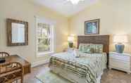Kamar Tidur 4 Sapphire Beach House 3 Bedroom Villa by RedAwning