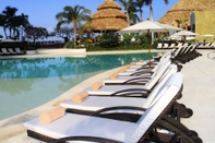 Kolam Renang Dreams Acapulco Resorts & Spa - All Inclusive