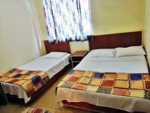 Bilik Tidur 4 Side Antik Sempati Hotel