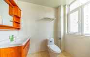 Toilet Kamar 2 YOUJIA Apartment - MAOYE Plaza