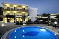 Swimming Pool Amphitriti Hotel