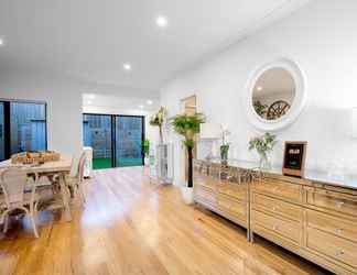 Lobby 2 AUJOY 3 Bed Townhouse Burwood 3