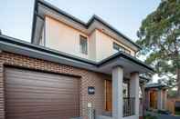 Exterior AUJOY 3 Bed Townhouse Burwood 3