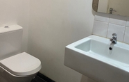 Toilet Kamar 2 Olaias Signature Apartment