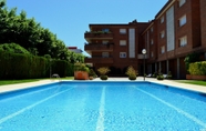 Swimming Pool 2 Apartments Soleil Tossa 4